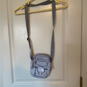 Cross body North Face bag